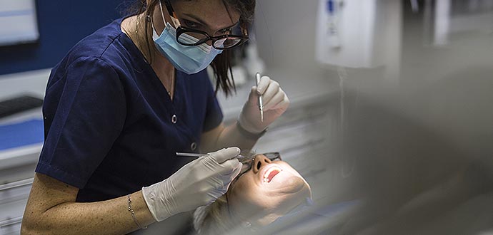 Dr Claire Castets Dentiste Toulouse - Plaisance du Touch -