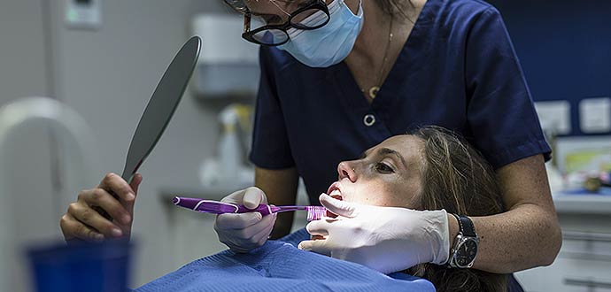 Dr Claire Castets Dentiste Toulouse - Plaisance du Touch - prophylaxie dentaire